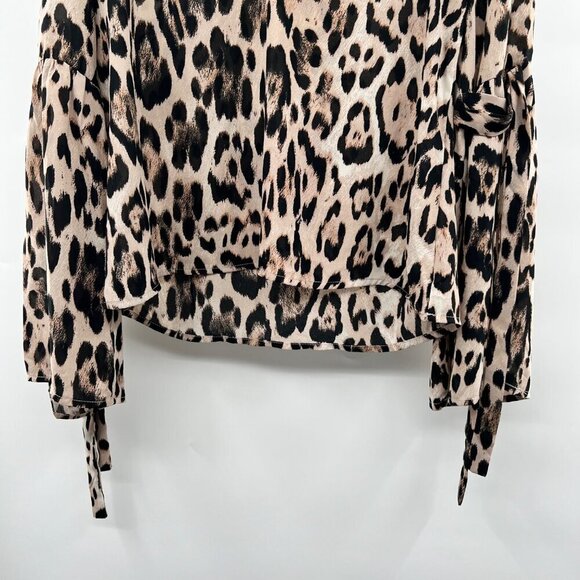 Lily Rose Women's Animal Print Long Flare Bow Sleeve Top Size Medium Lightweight - Picture 3 of 9